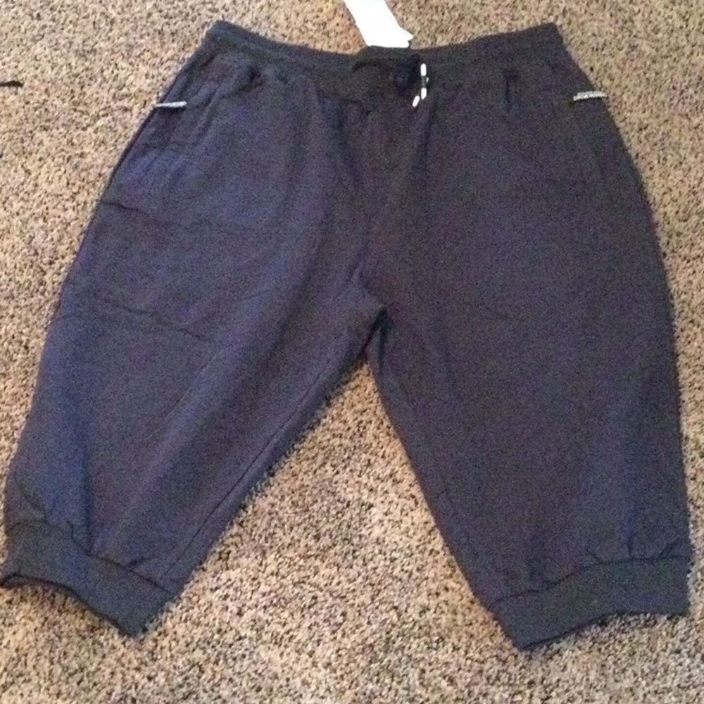 NWT Mens Capri joggers
